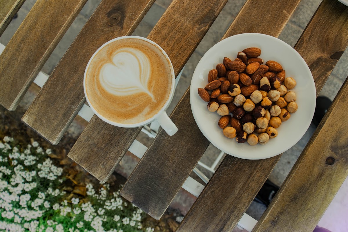 ПЕРША ДЕГУСТАЦІЙНА ЗАЛА КАВИ — Cafe